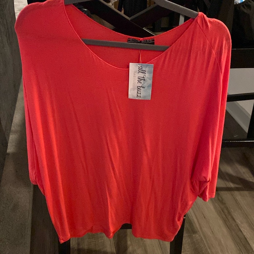 Women’s loose fitting shirts